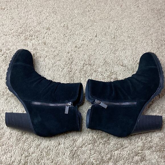 White Mountain Women Black Suede Leather Zip Up Ruching Style Bootie Size 8.5 - Picture 4 of 11